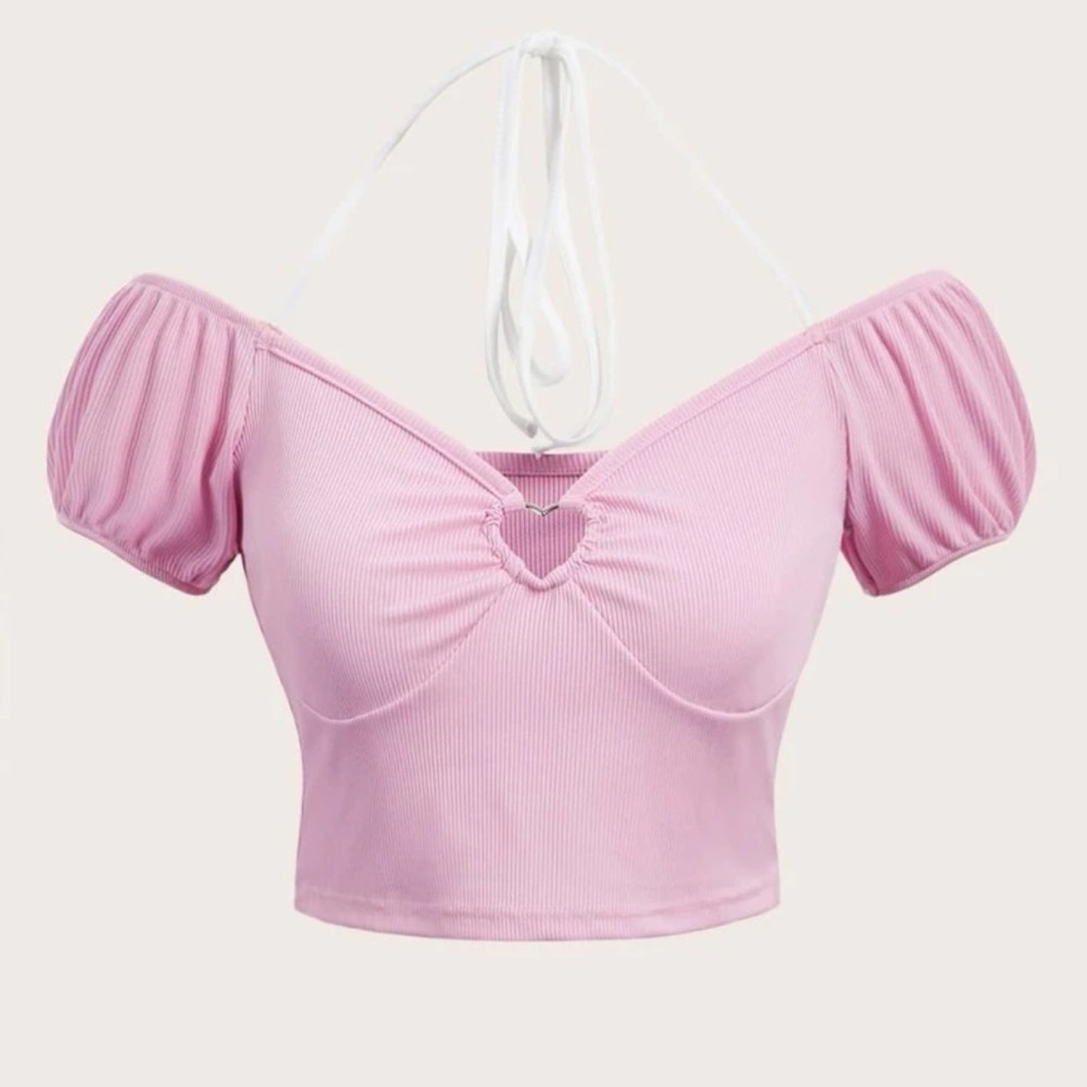[SOLD ON DEPOP] PUFF SLEEVE HEART HALTER TOP
